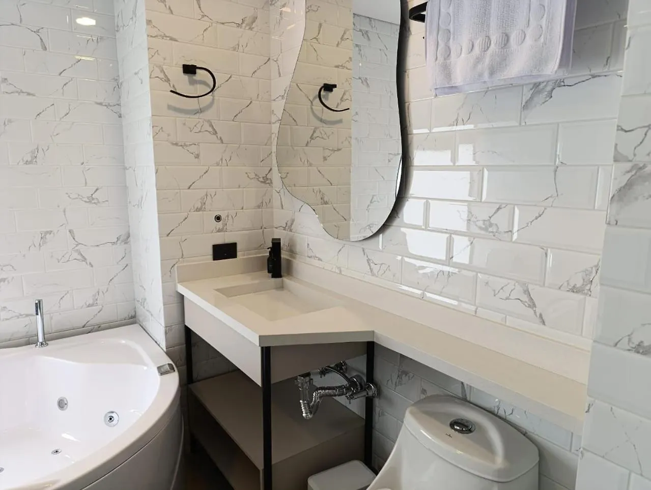 ****  Hotel Living 35 Suites Medellín Kolumbia