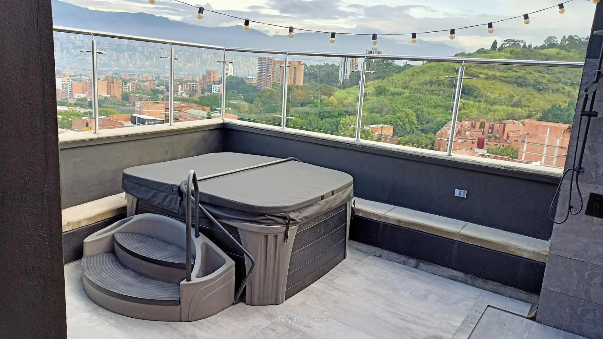 Hotel Living 35 Suites Medellin 4*,  Colombia
